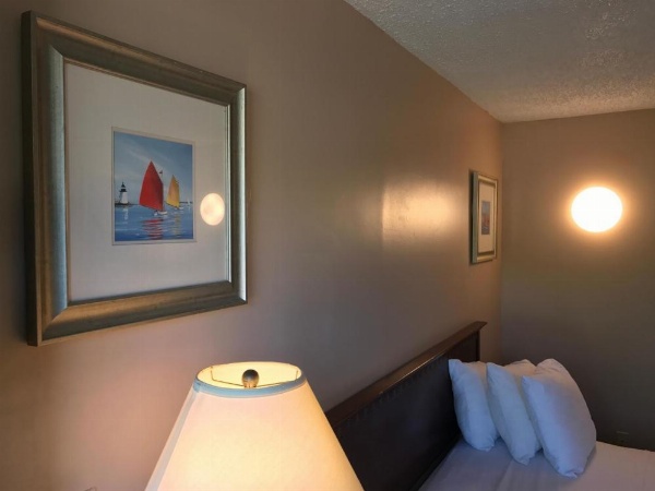 Capri Motel image 12