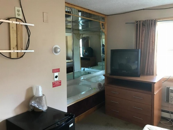 Capri Motel image 19