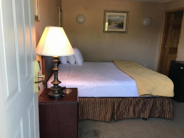 Capri Motel image 24
