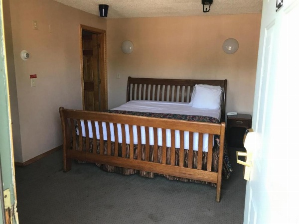 Capri Motel image 33