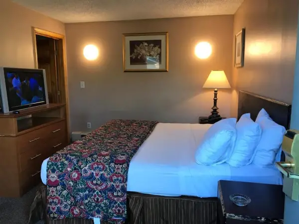 Capri Motel 9